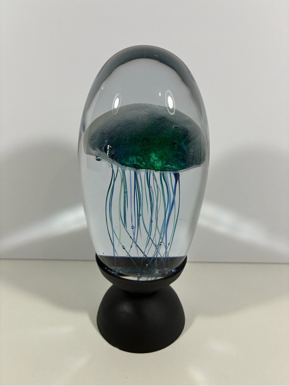 Dynasty Gallery Jellyfish Paperweight Teal Glow-In-The-Dark Glass w/ Stand 8.5”